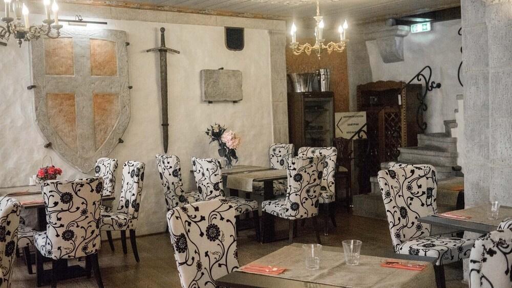 Three Crowns Residents Hotel Tallinn Ngoại thất bức ảnh