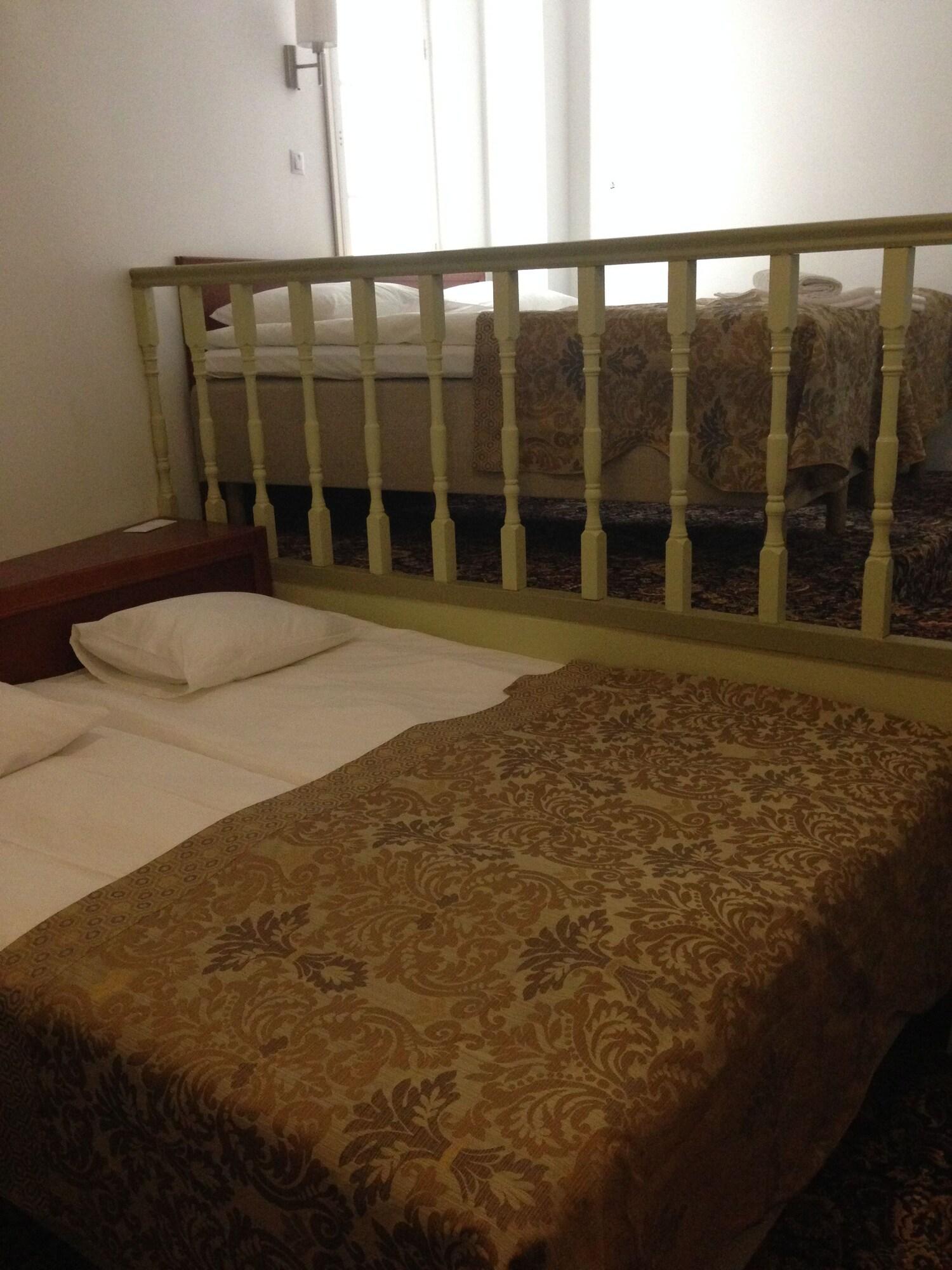 Three Crowns Residents Hotel Tallinn Ngoại thất bức ảnh