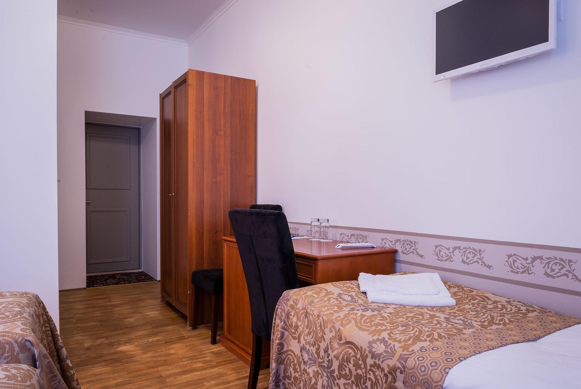 Three Crowns Residents Hotel Tallinn Ngoại thất bức ảnh