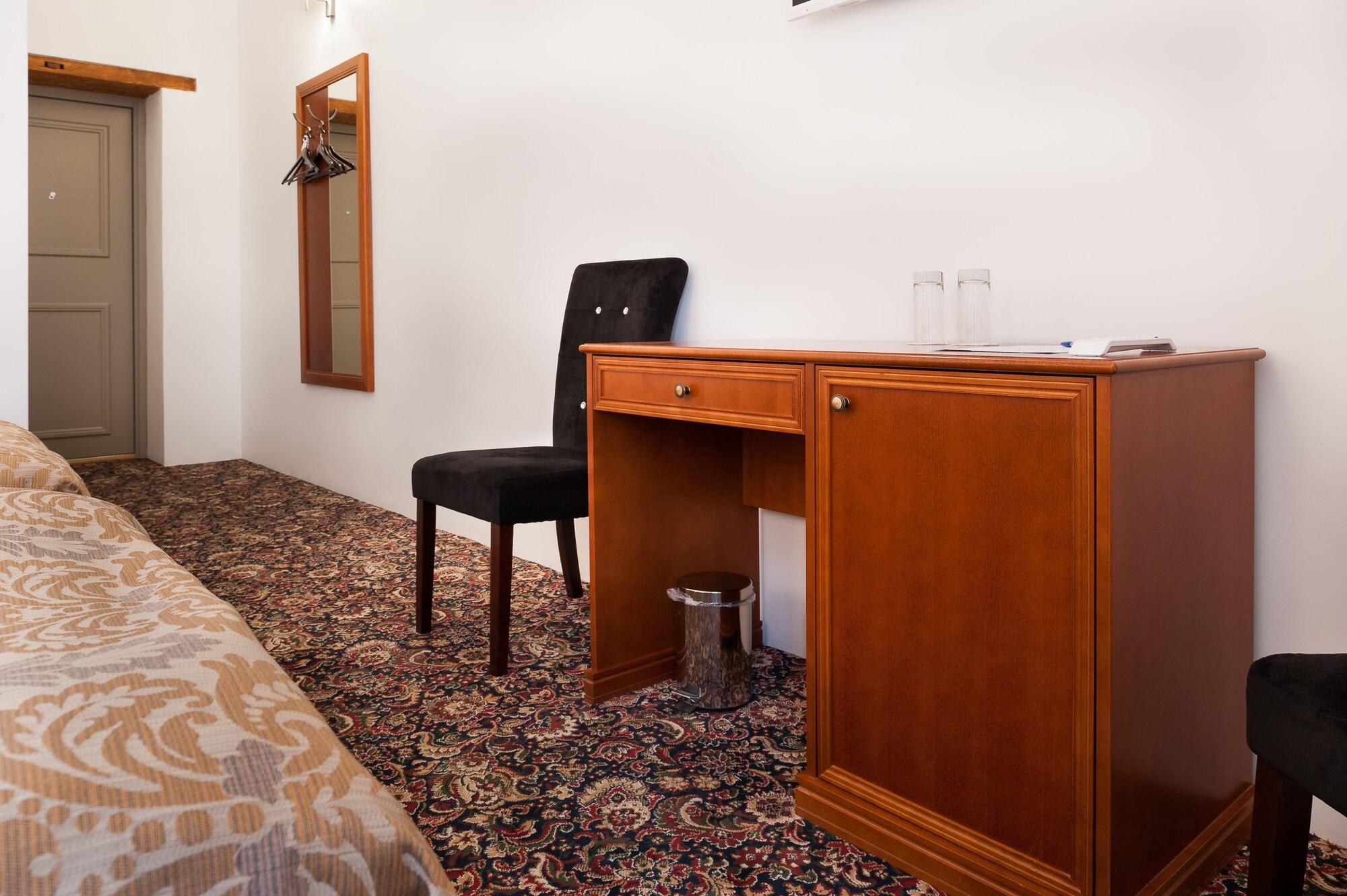 Three Crowns Residents Hotel Tallinn Ngoại thất bức ảnh