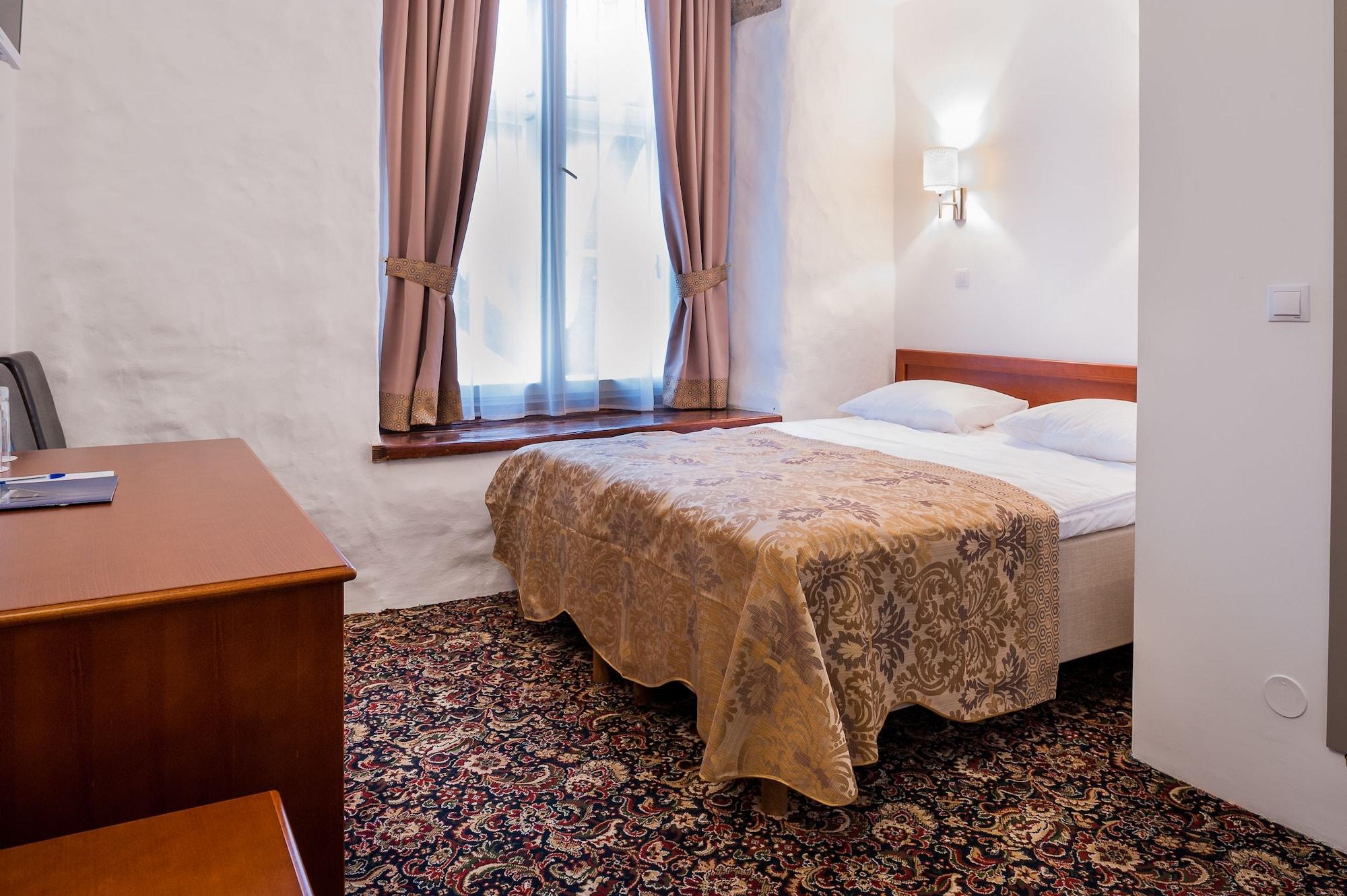 Three Crowns Residents Hotel Tallinn Ngoại thất bức ảnh