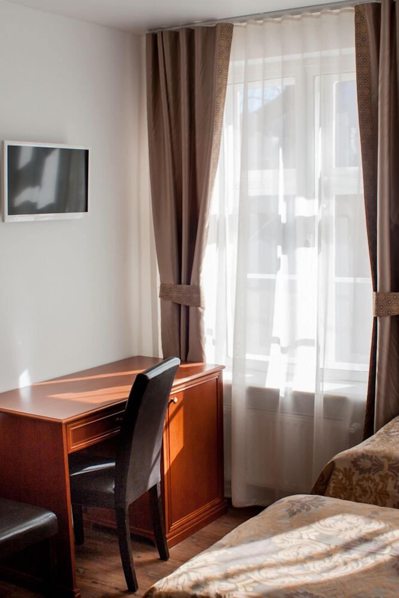 Three Crowns Residents Hotel Tallinn Ngoại thất bức ảnh