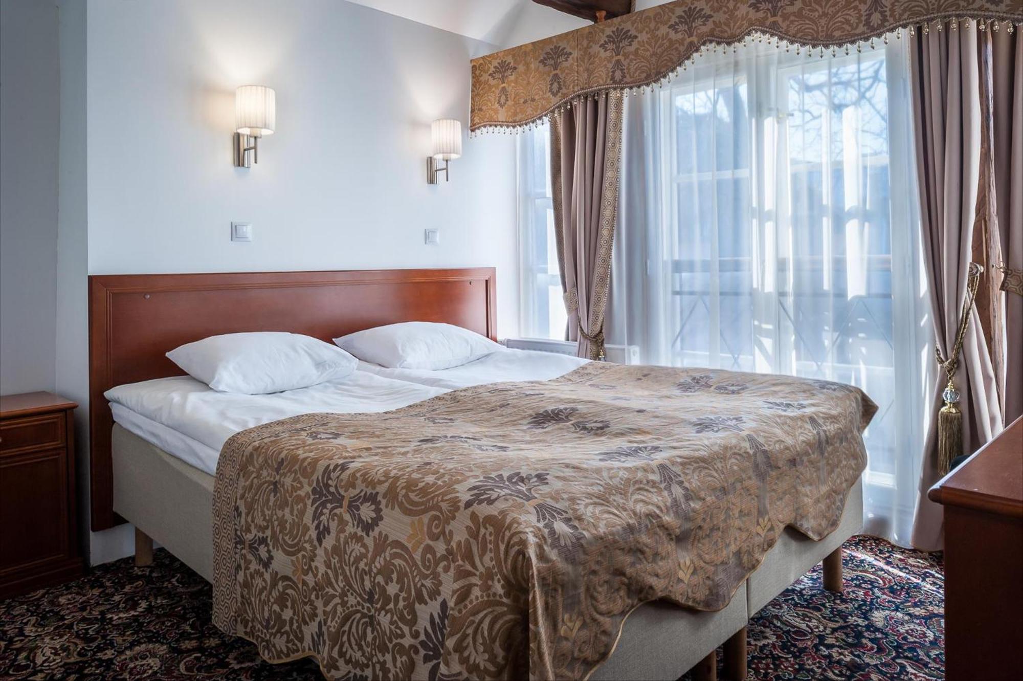 Three Crowns Residents Hotel Tallinn Ngoại thất bức ảnh