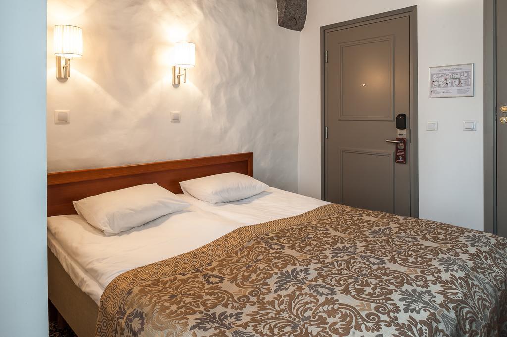 Three Crowns Residents Hotel Tallinn Ngoại thất bức ảnh