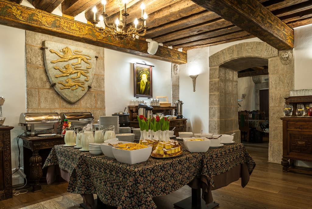 Three Crowns Residents Hotel Tallinn Ngoại thất bức ảnh