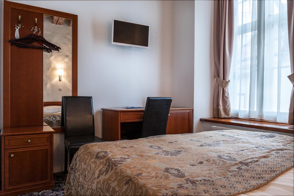 Three Crowns Residents Hotel Tallinn Ngoại thất bức ảnh